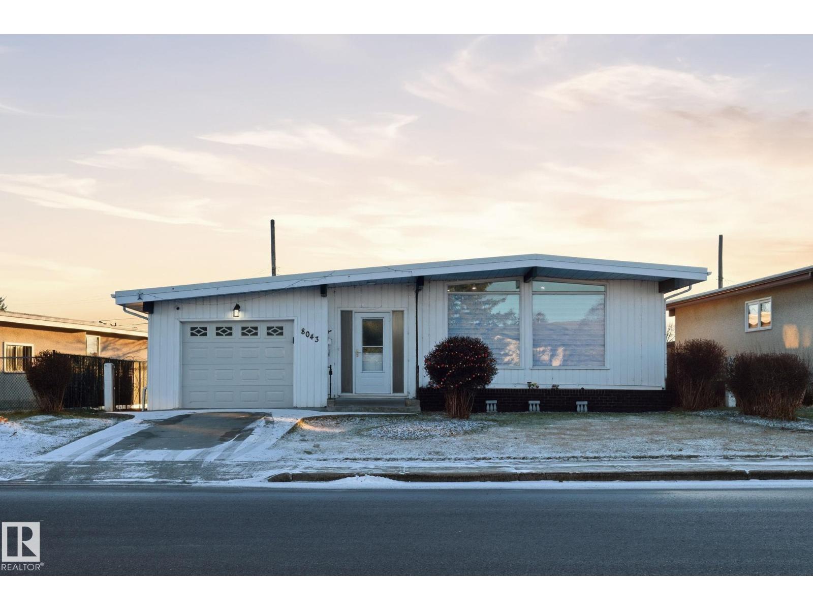 8043 135 AV NW - 1