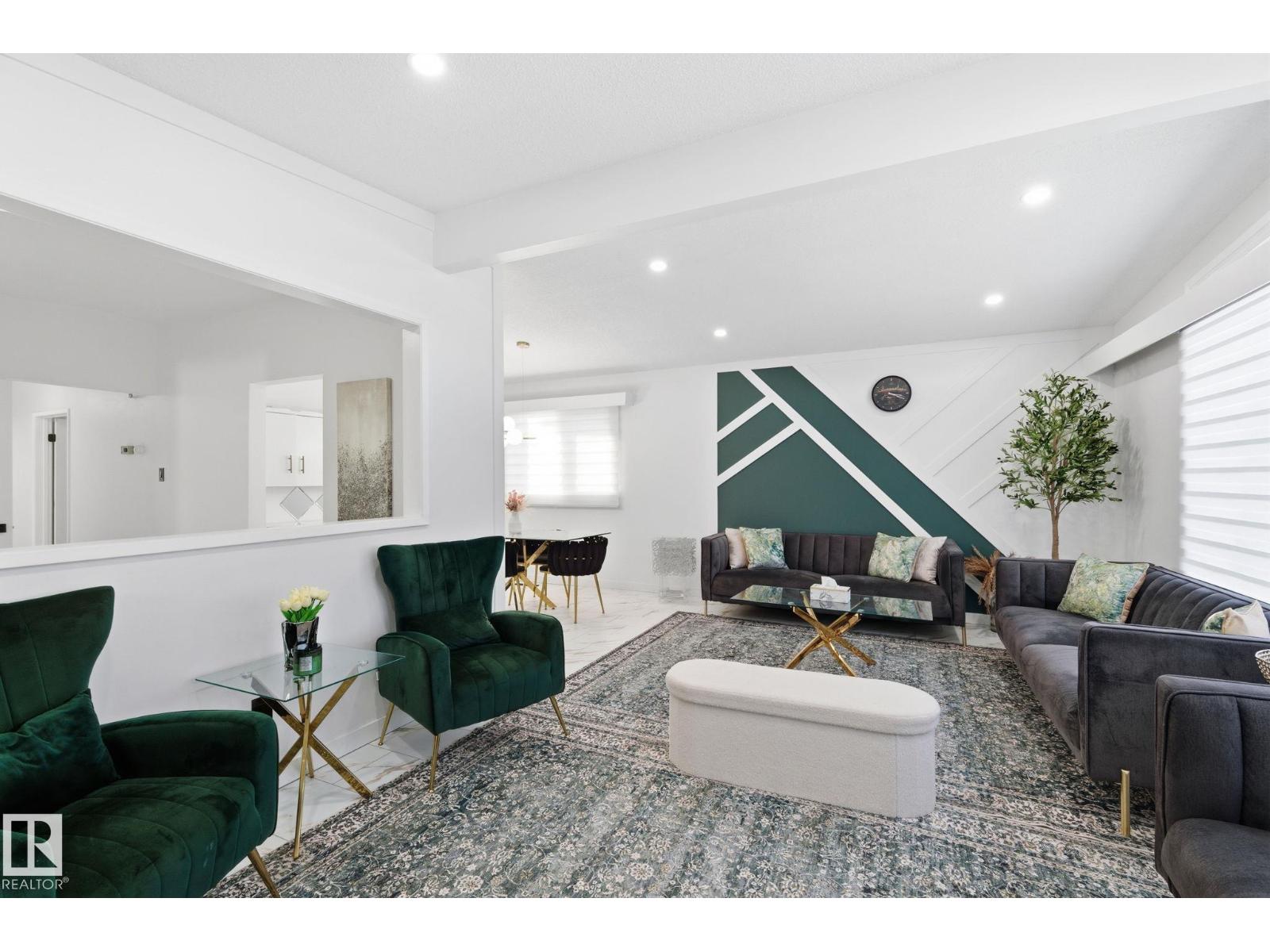 8043 135 AV NW - 6