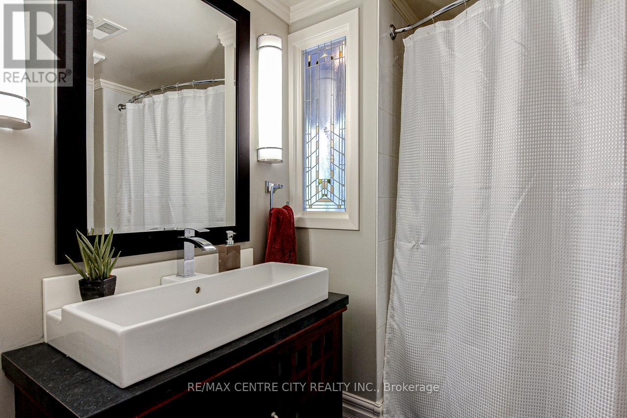 174 HARRISON PLACE Property Photo