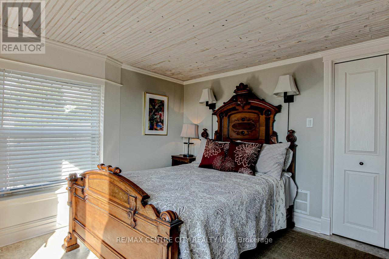 174 HARRISON PLACE Property Photo