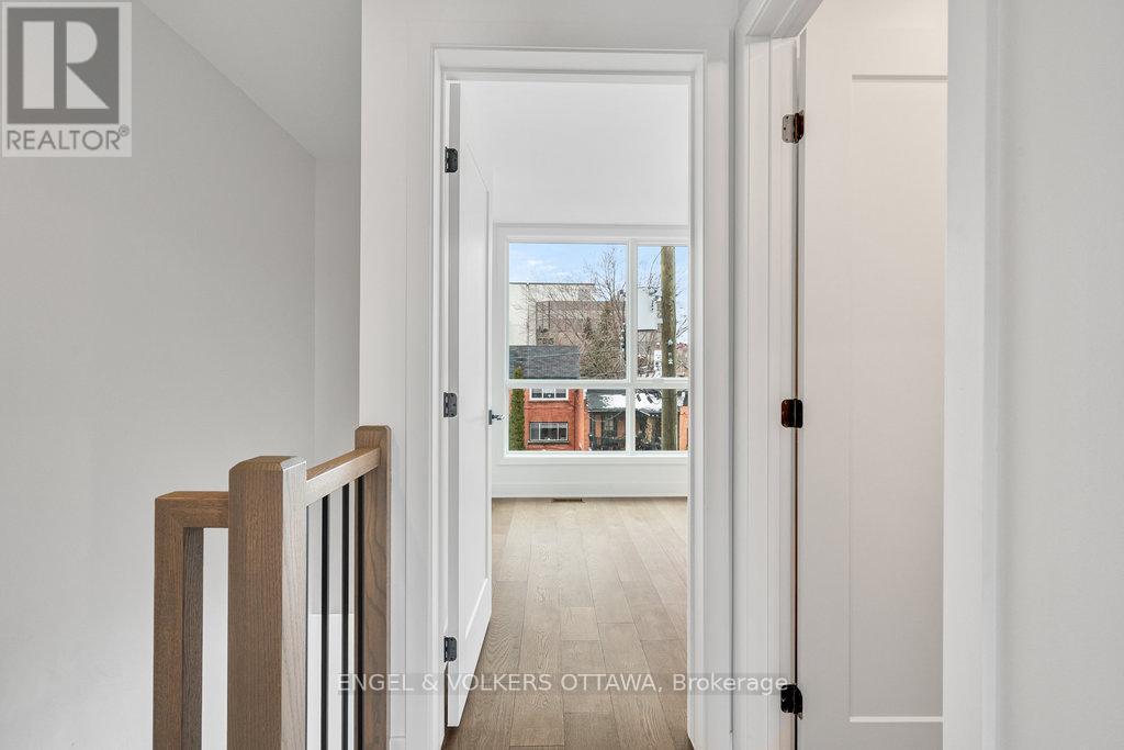 71 PARENT AVENUE — photo 36