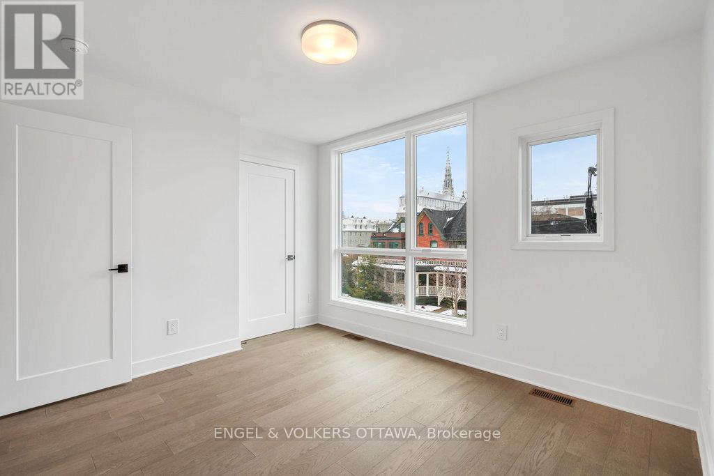 71 PARENT AVENUE — photo 38