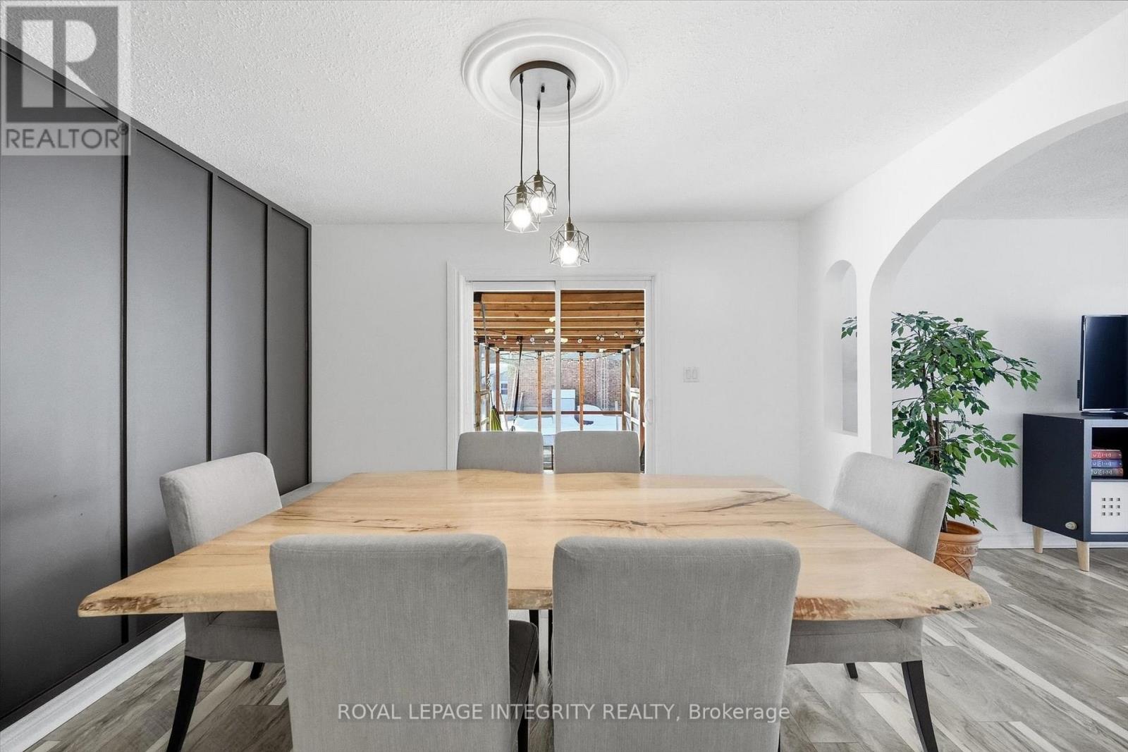 416 CLARENCE CAMBRIDGE ROAD - 11