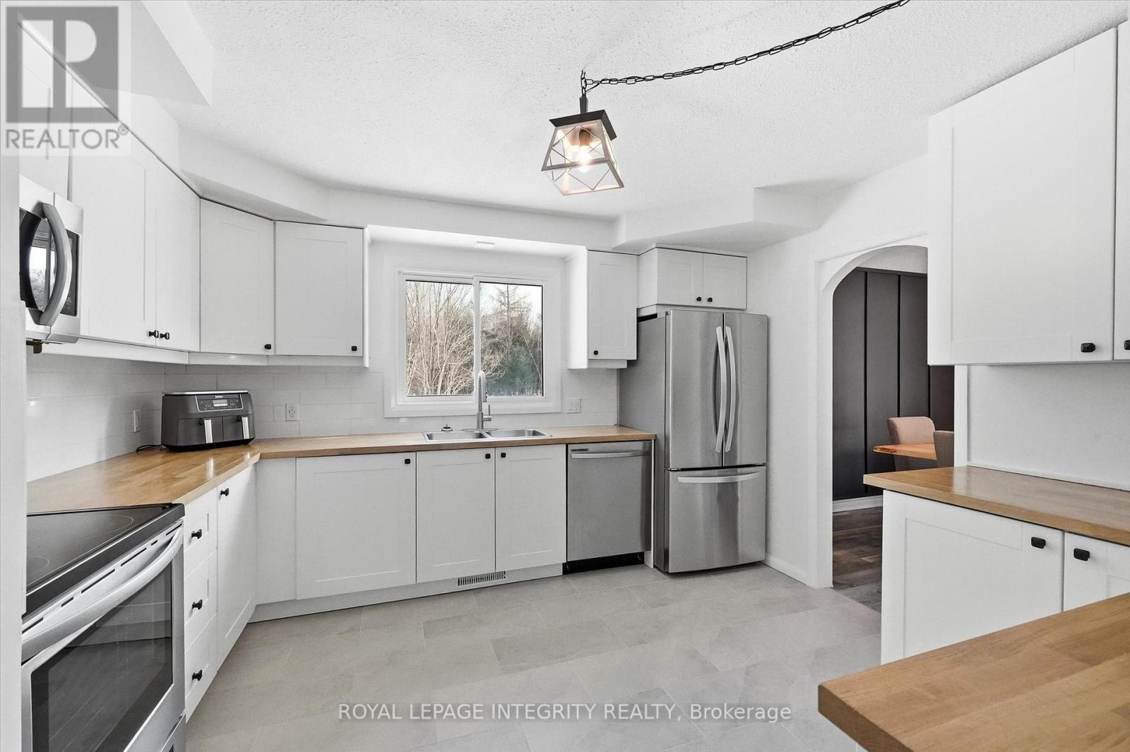 416 CLARENCE CAMBRIDGE ROAD - 14