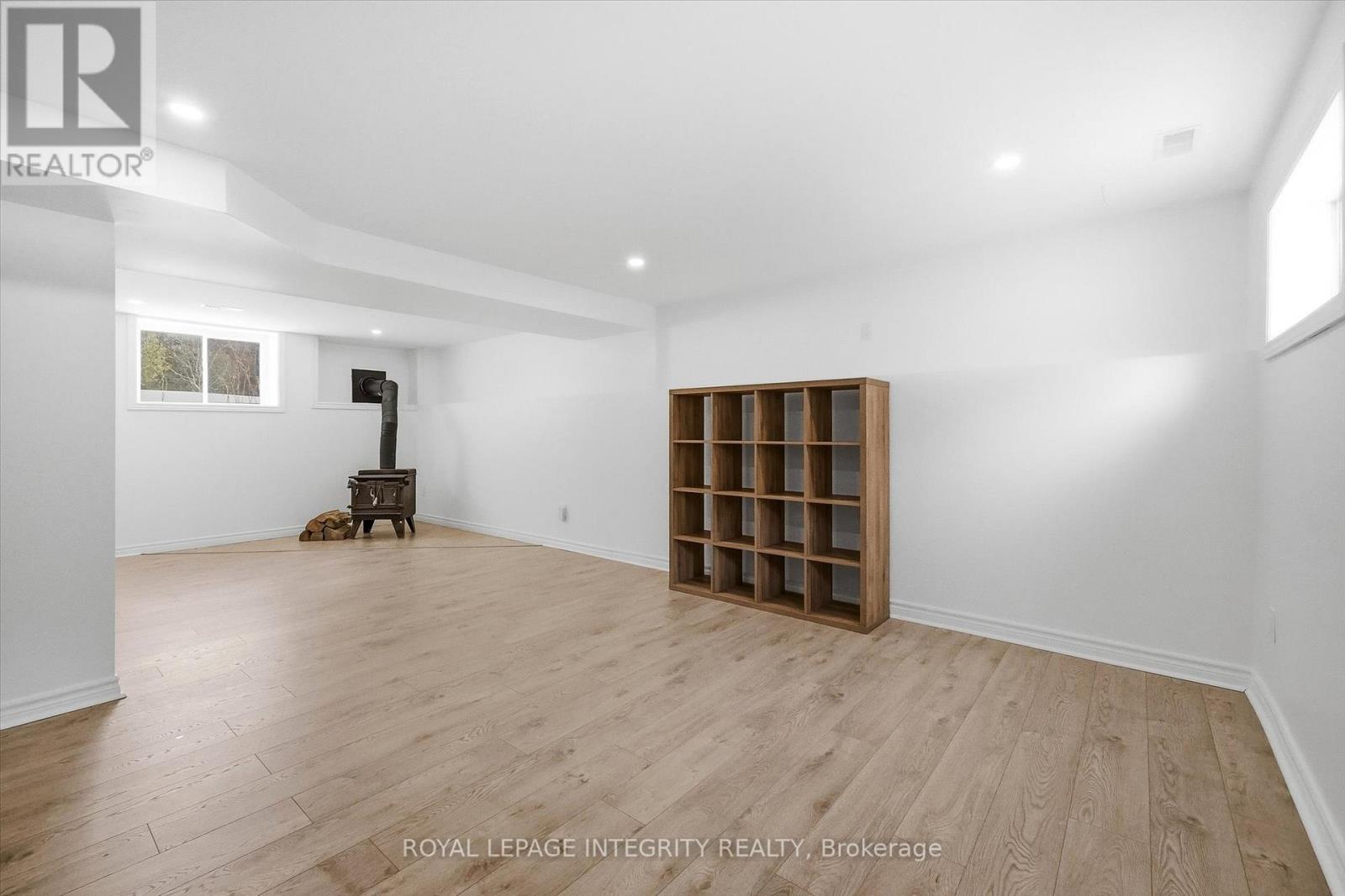 416 CLARENCE CAMBRIDGE ROAD - 27