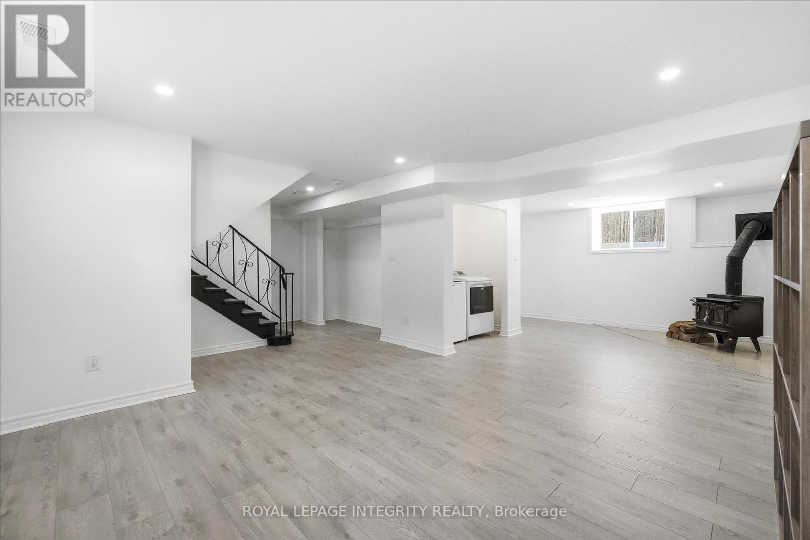 416 CLARENCE CAMBRIDGE ROAD — photo 28