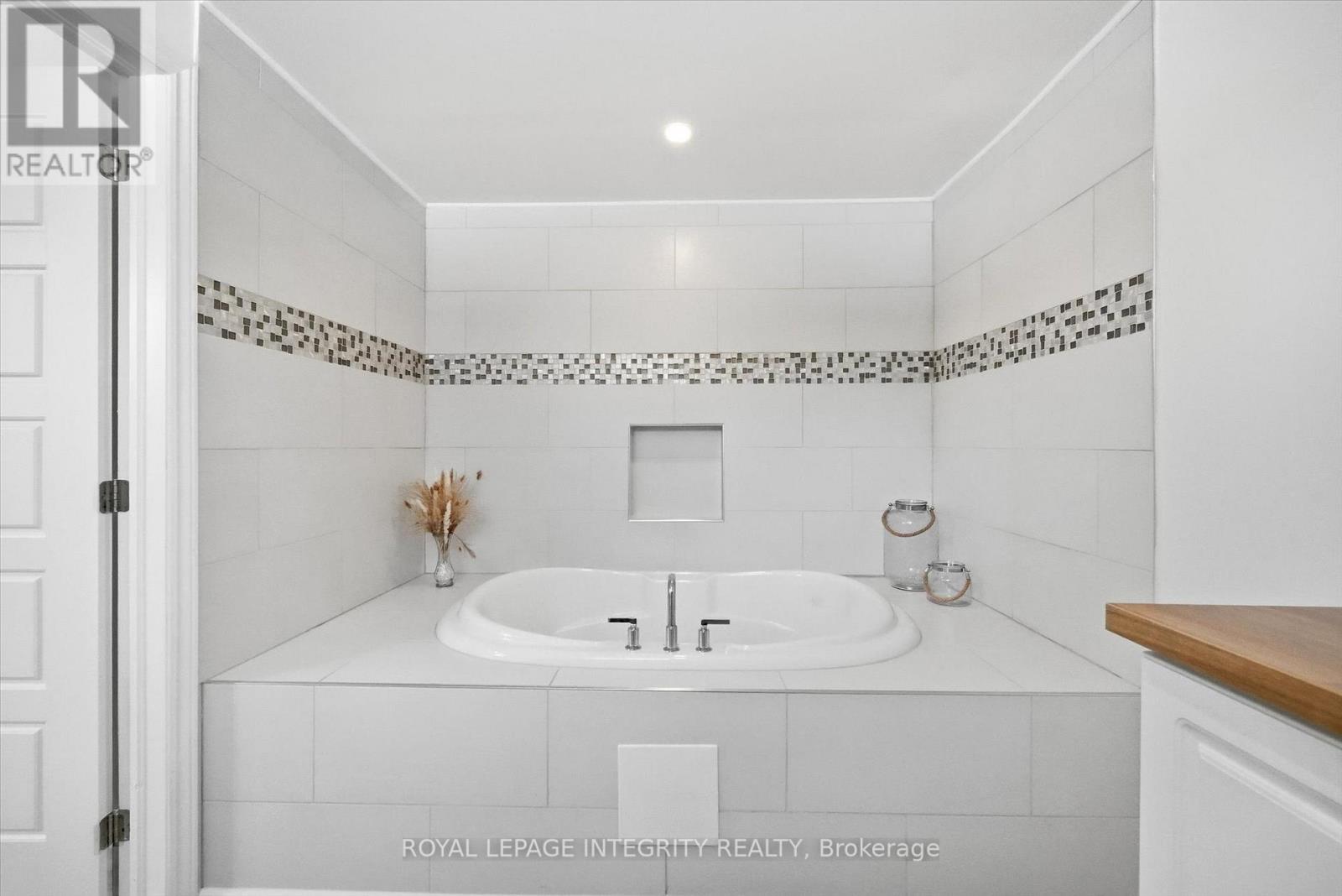 416 CLARENCE CAMBRIDGE ROAD — photo 32