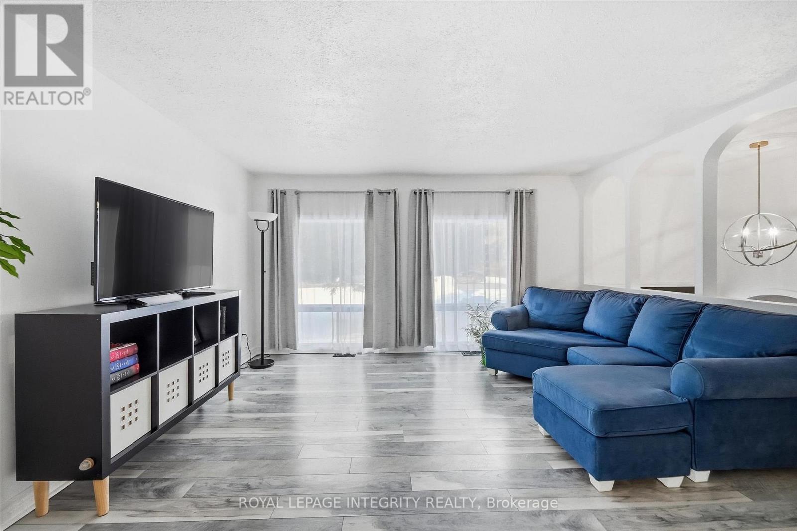 416 CLARENCE CAMBRIDGE ROAD - 6