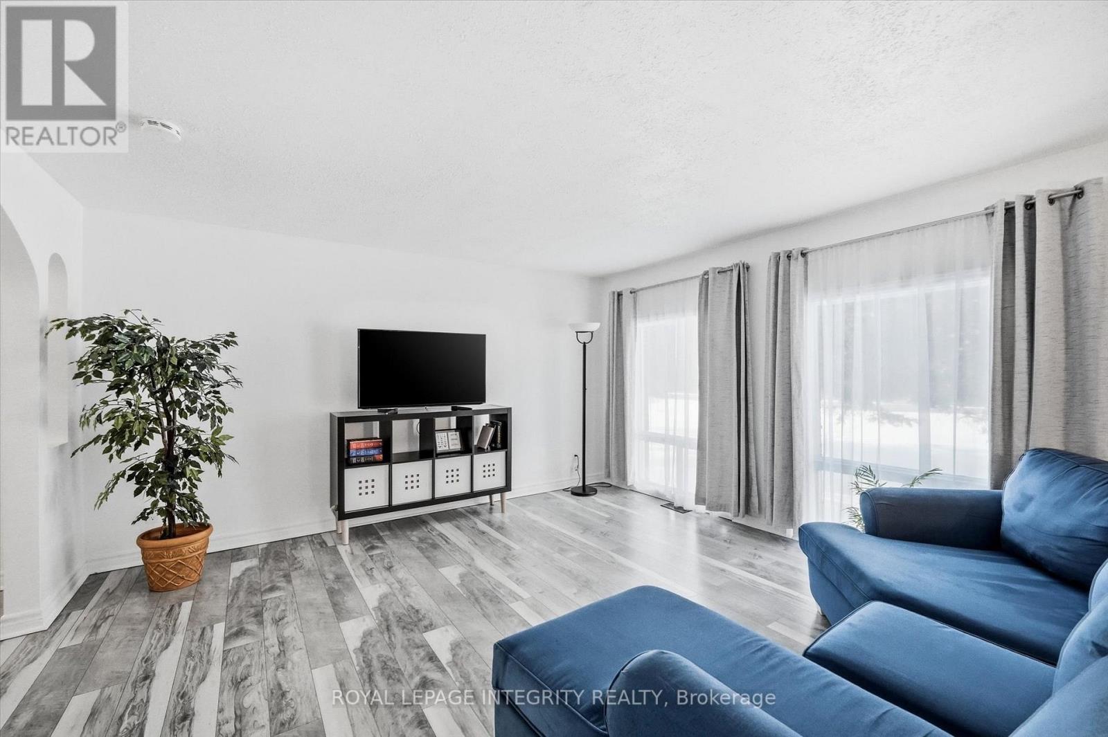 416 CLARENCE CAMBRIDGE ROAD - 7