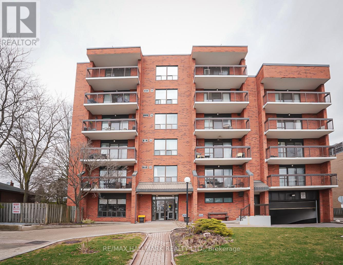 203 - 3734 ST CLAIR AVENUE E