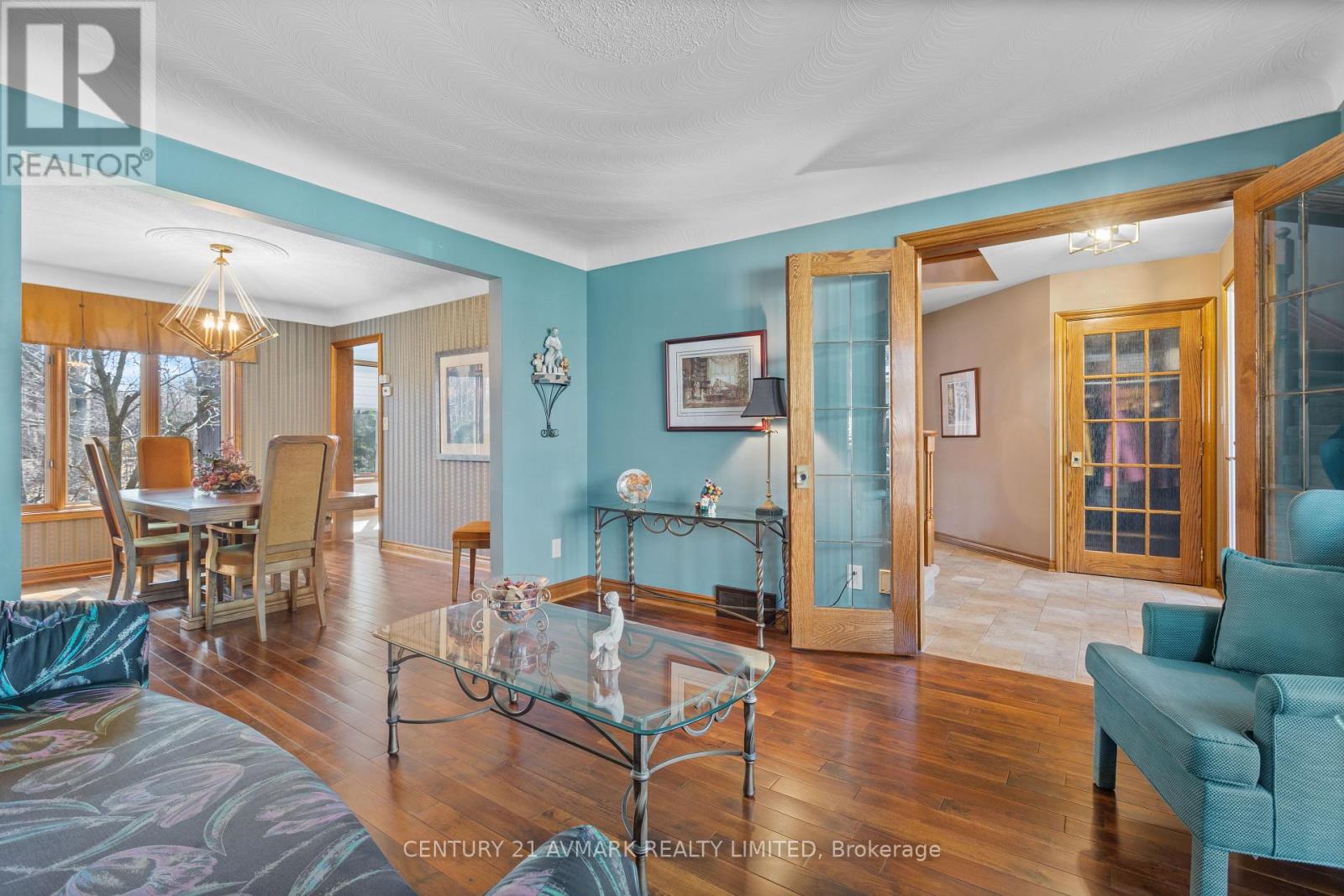5 MILBURN DRIVE - 10