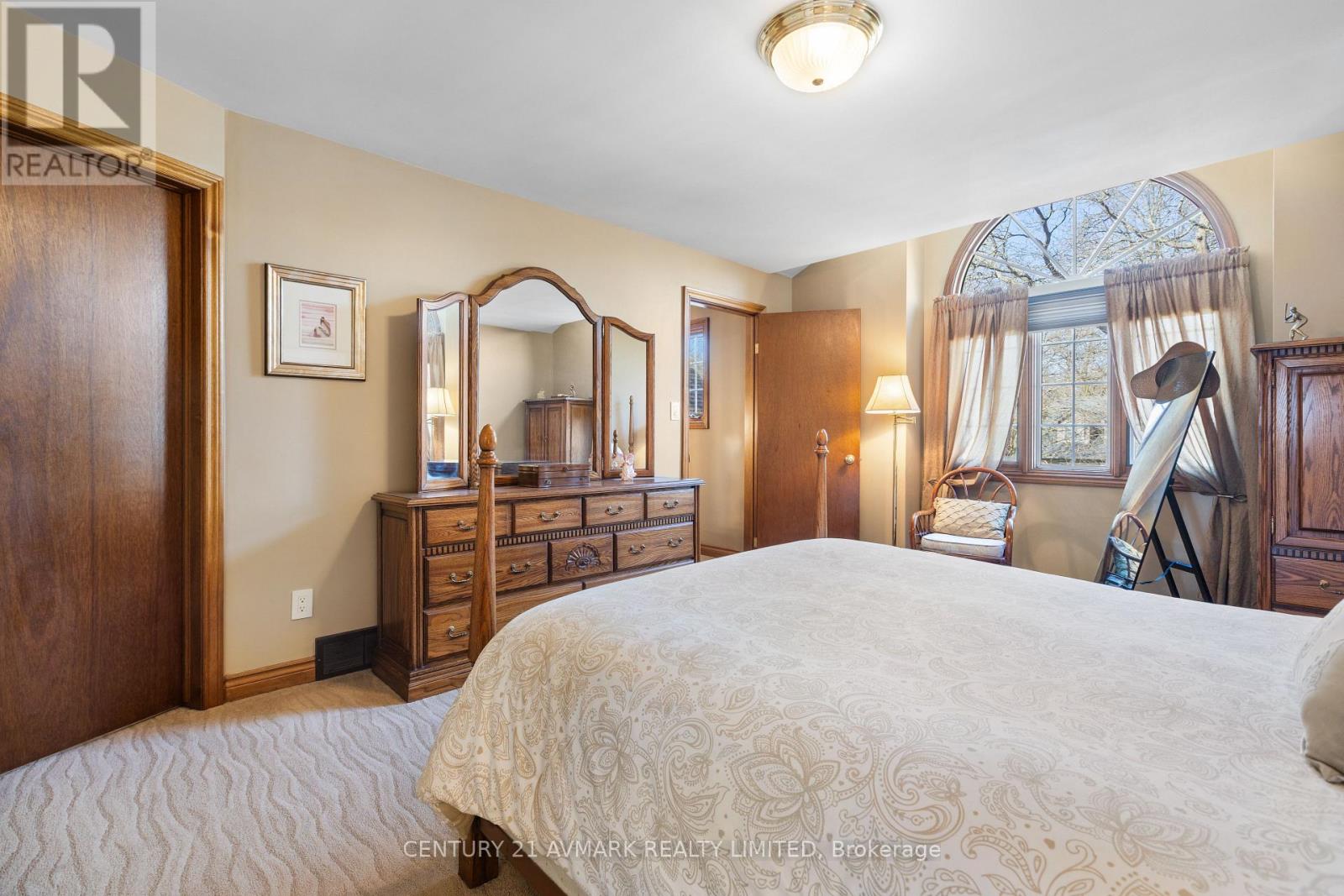 5 MILBURN DRIVE - 26