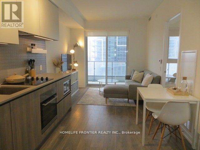 1005 - 950 PORTAGE PARKWAY