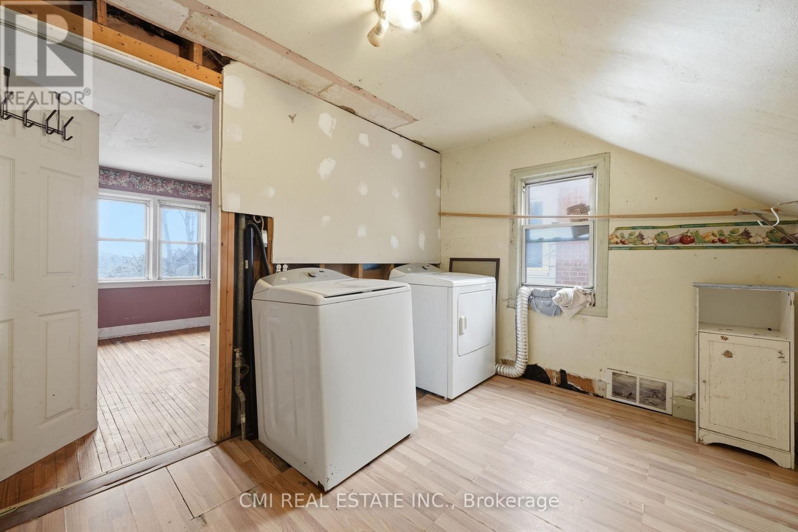 345 LINWOOD AVENUE - 27