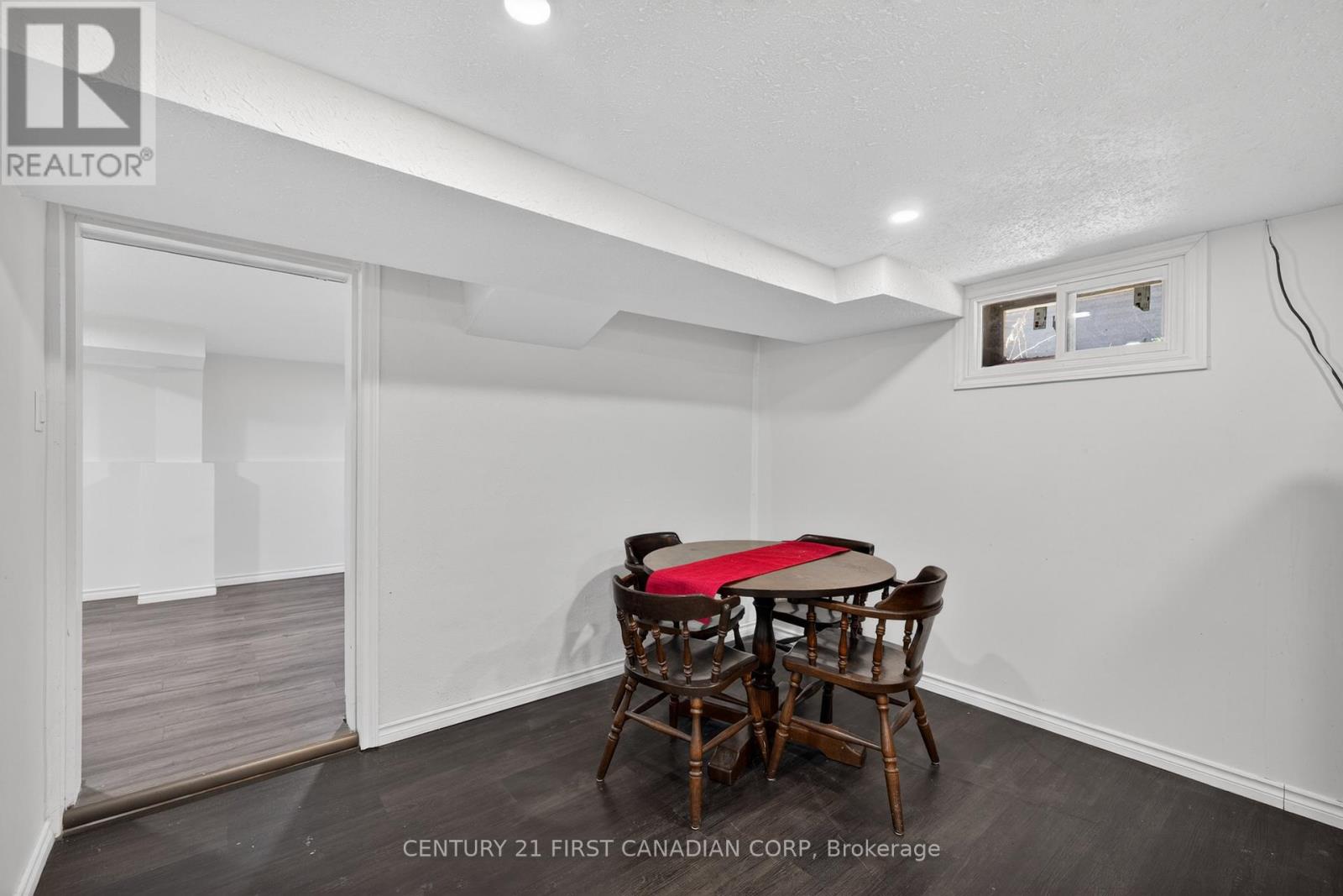 101 JASPER CRESCENT Property Photo