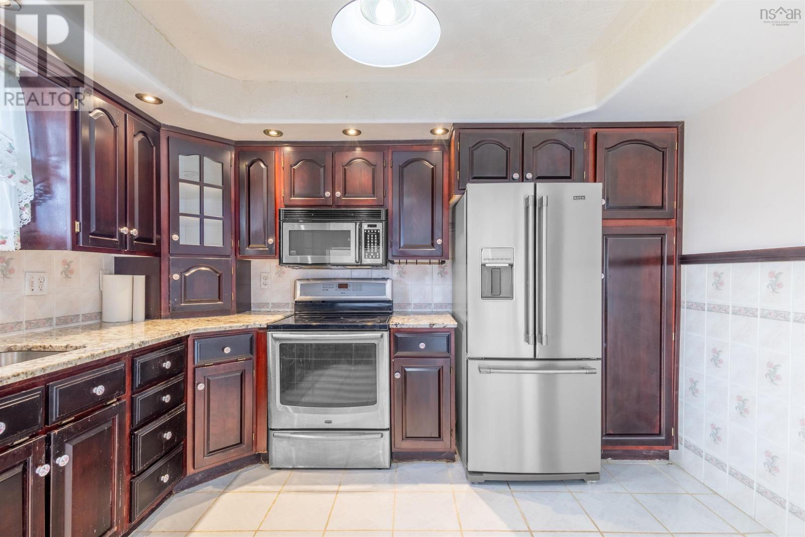 Property 12 of 42 of 10383 105 Highway