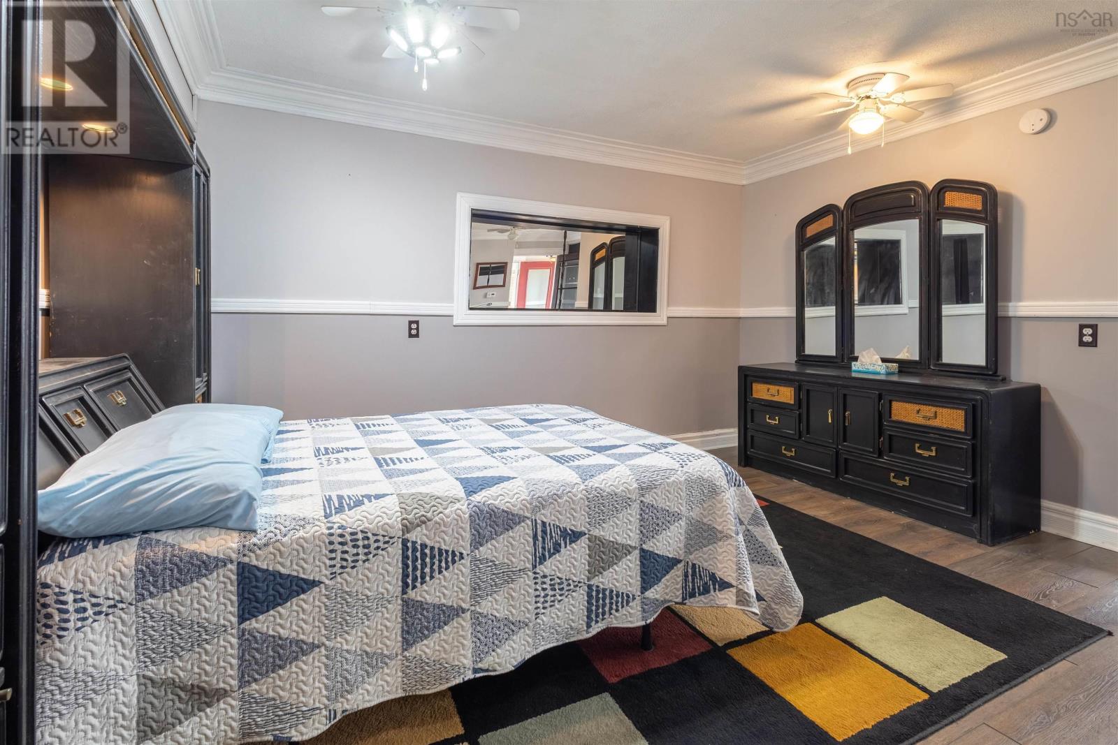 Property 22 of 42 of 10383 105 Highway