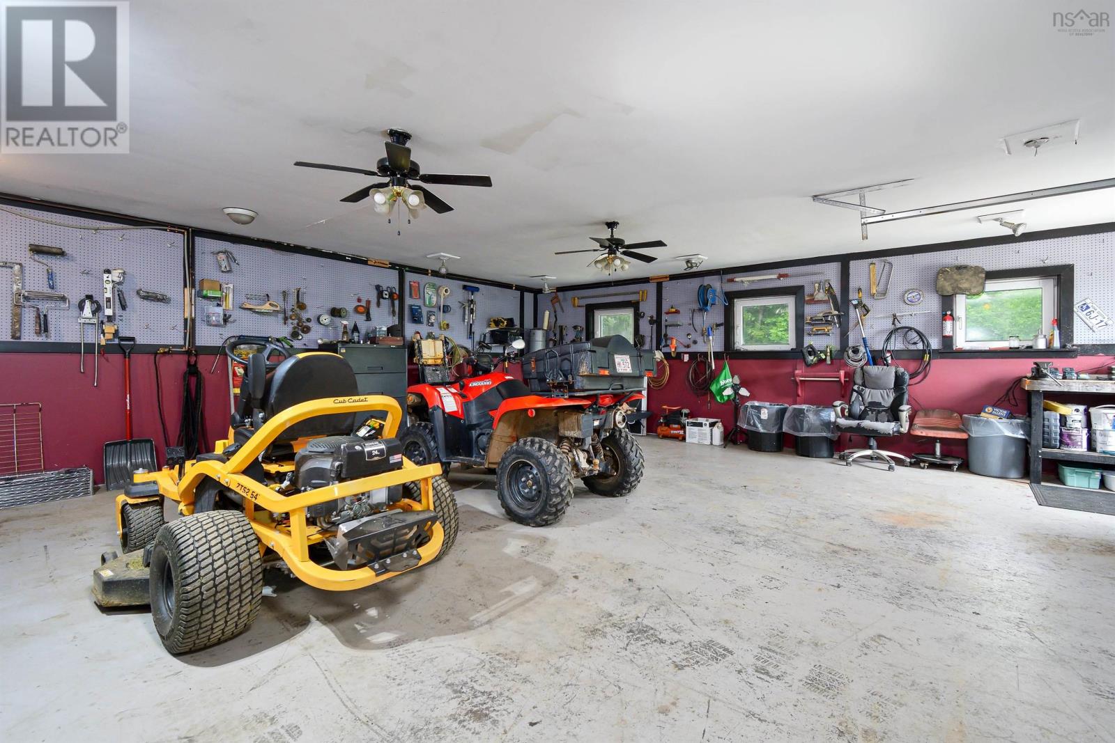 Property 25 of 42 of 10383 105 Highway