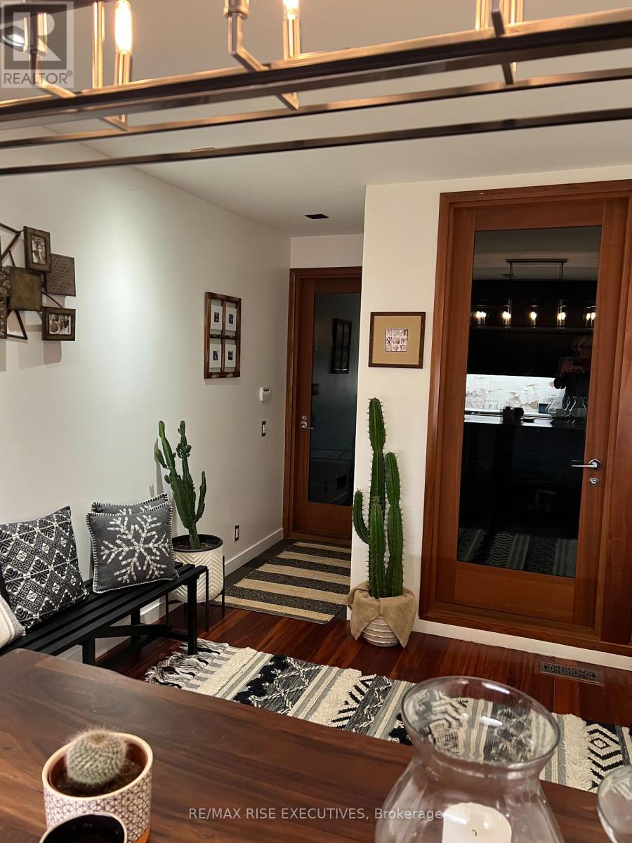 32 REGAL ROAD - 22