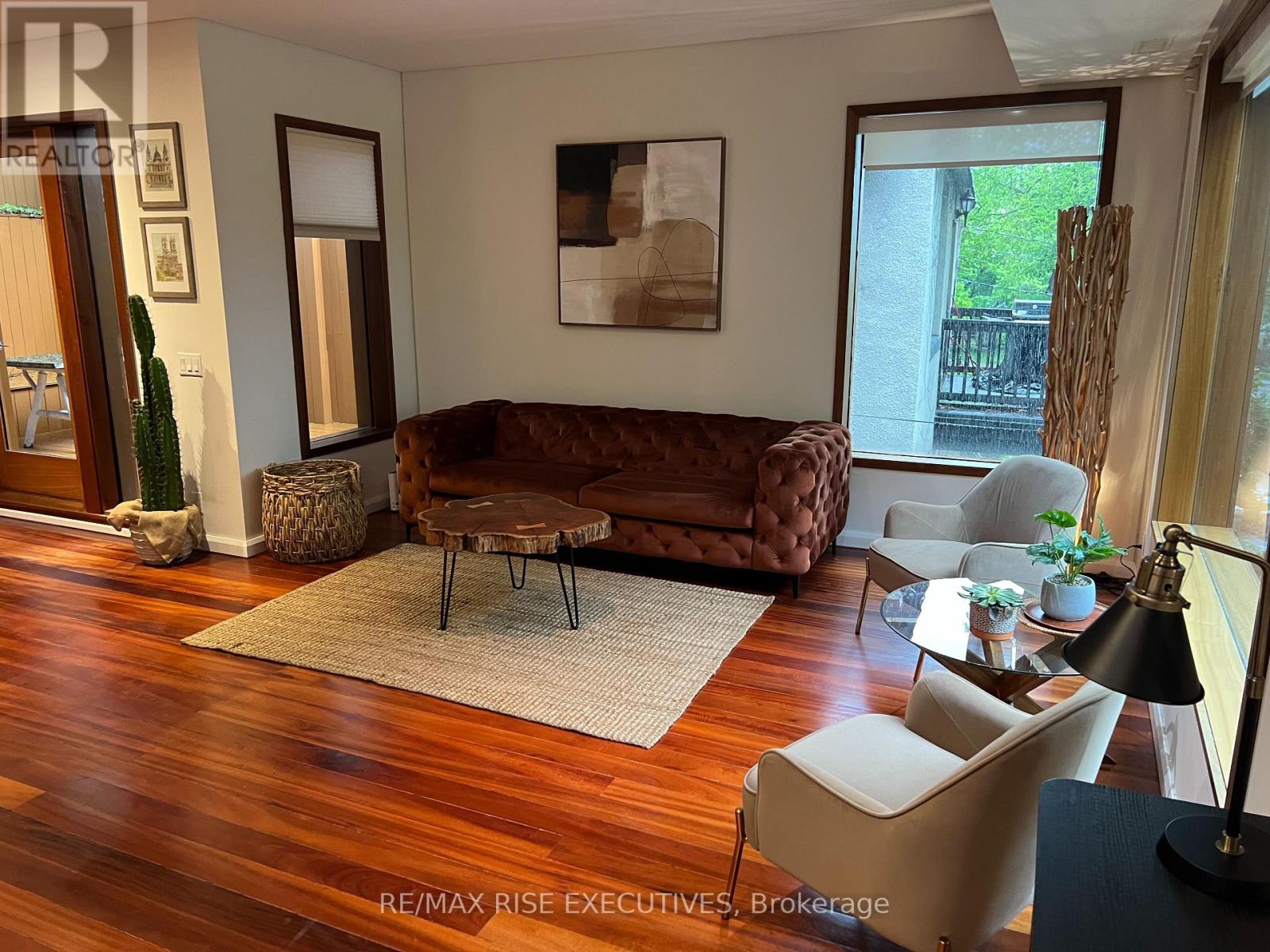 32 REGAL ROAD - 5