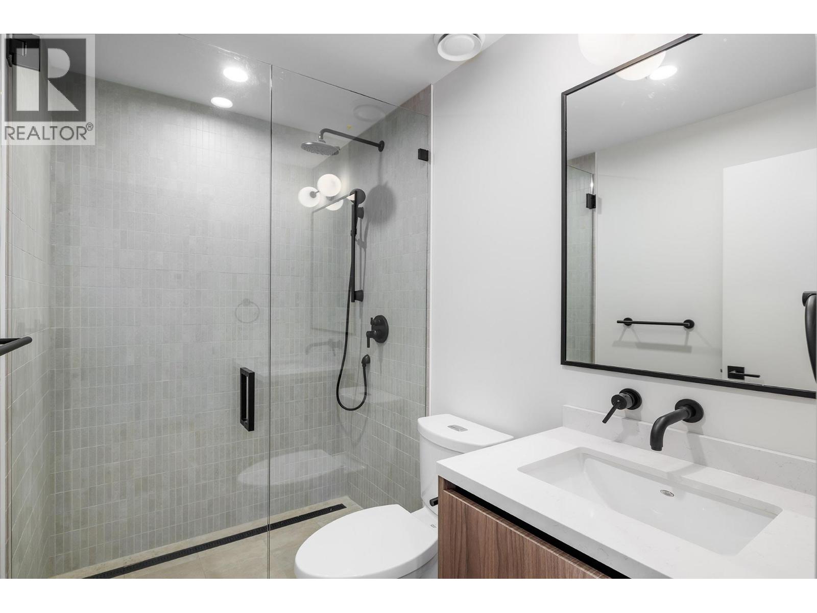 5304 Buchanan Road Unit# 102, Peachland