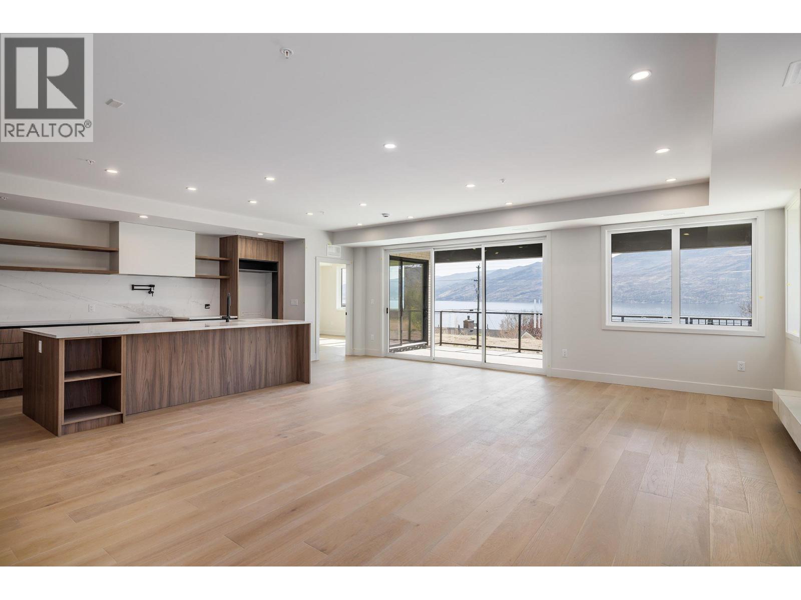 5304 Buchanan Road Unit# 102, Peachland