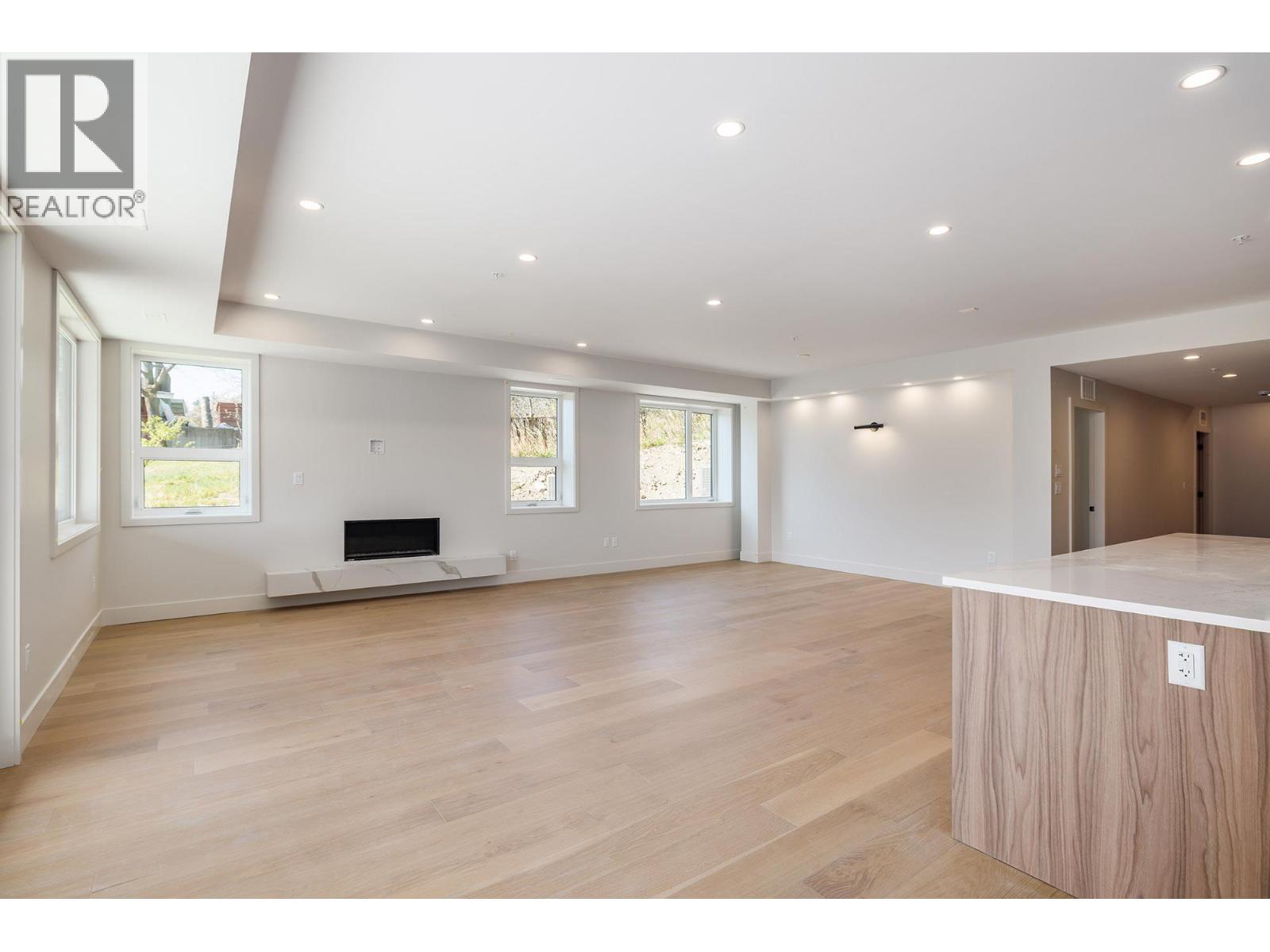 5304 Buchanan Road Unit# 102, Peachland