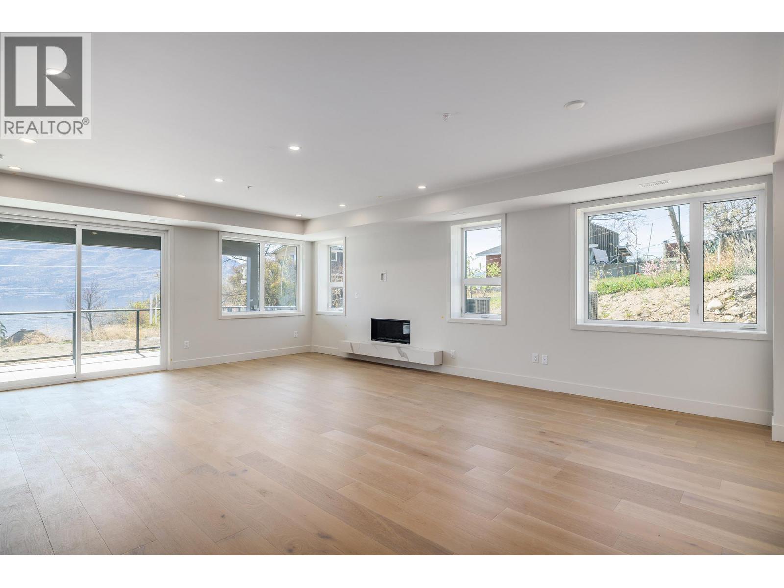 5304 Buchanan Road Unit# 102, Peachland