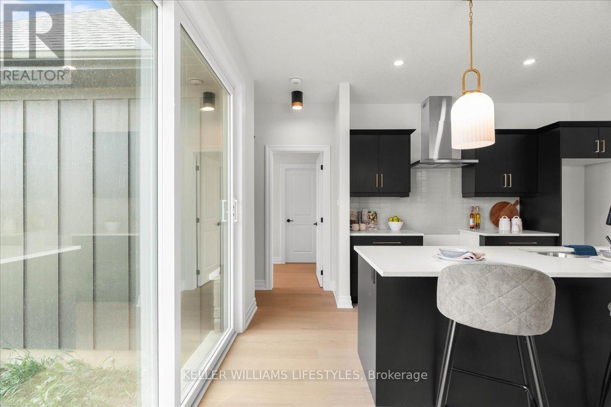 39 EAST GLEN DRIVE - 16