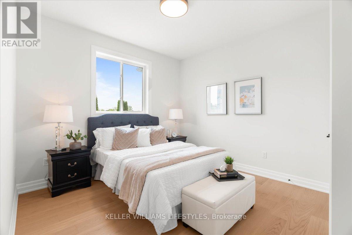 39 EAST GLEN DRIVE - 30