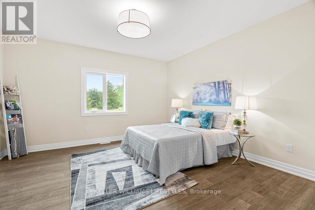 52 EAST GLEN DRIVE - 30