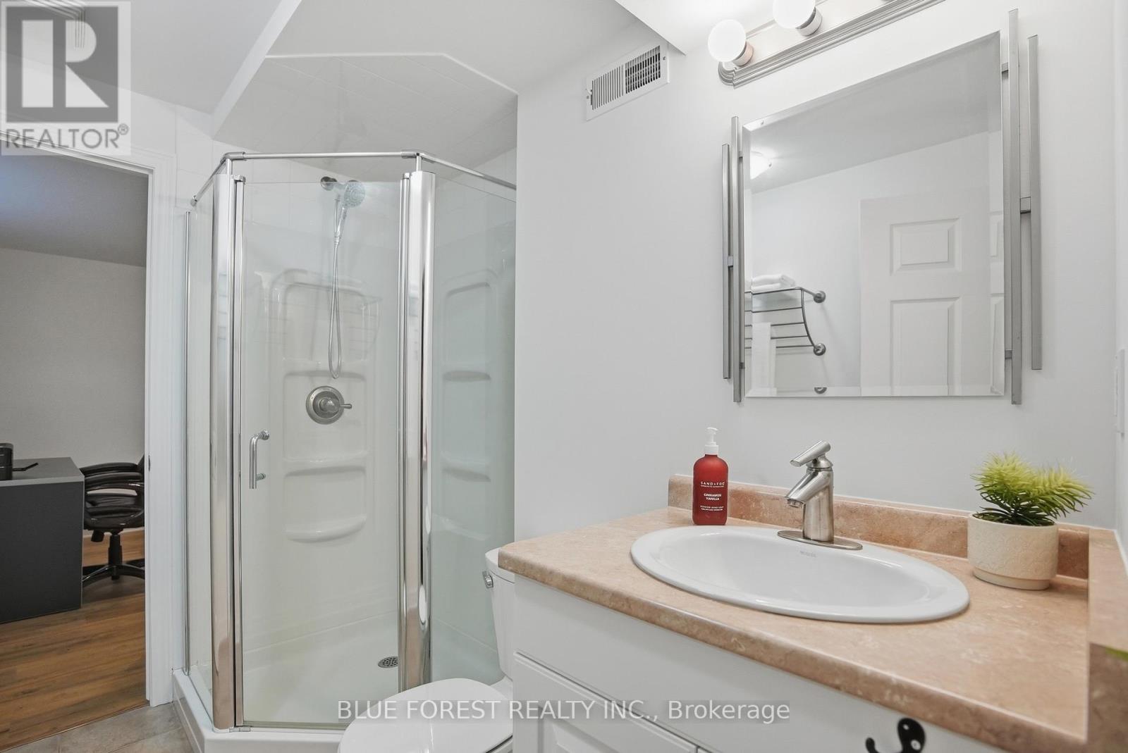 3pc between bar & 6th bedroom