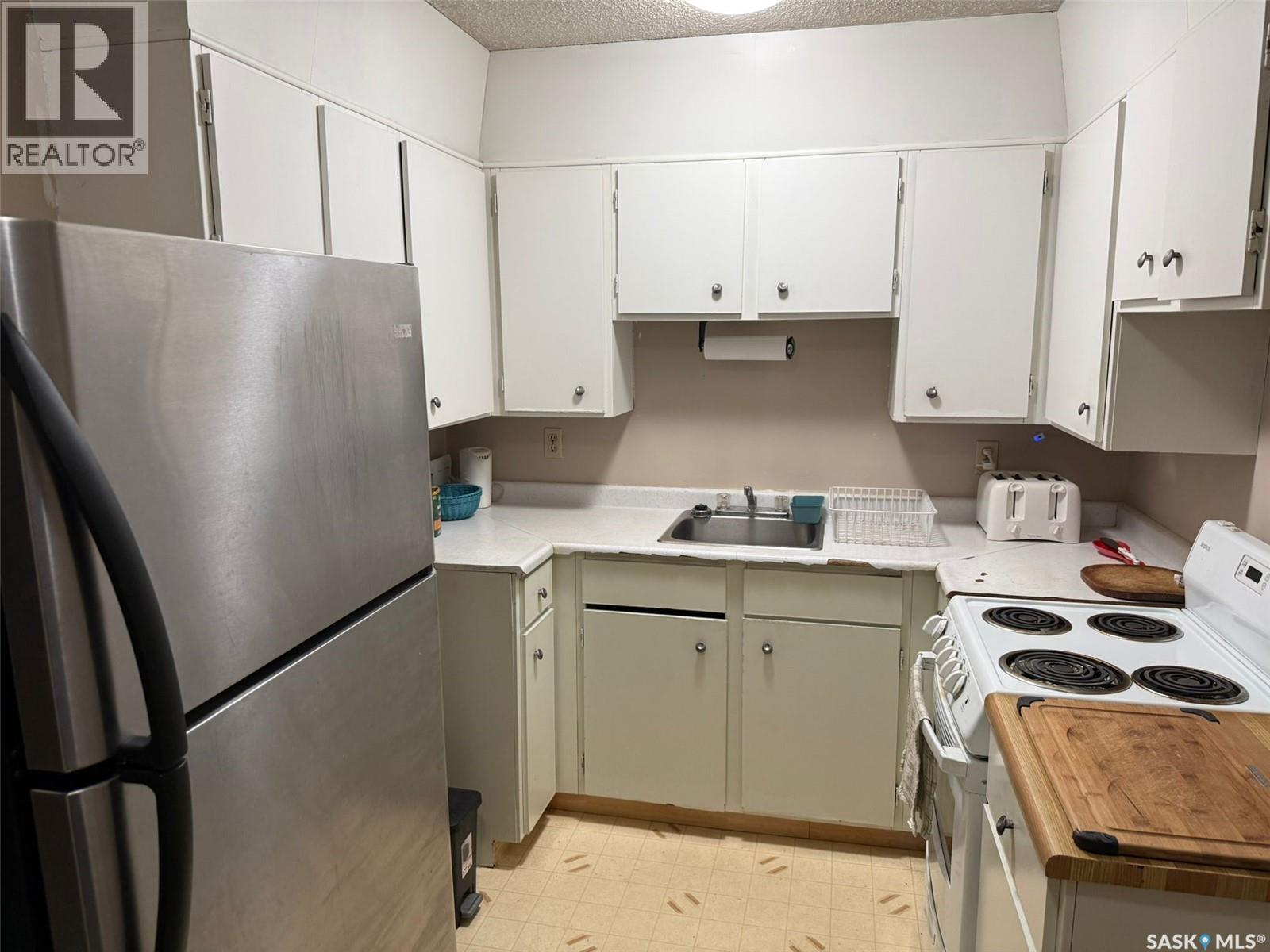 #209 15 BARR STREET - 4