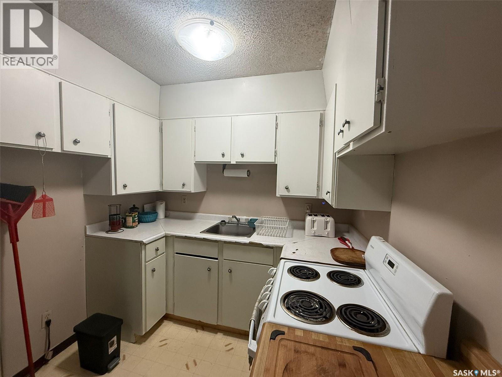 #209 15 BARR STREET - 5