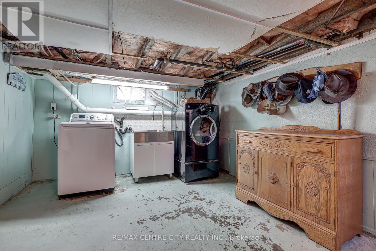 316 TALBOT STREET E Property Photo