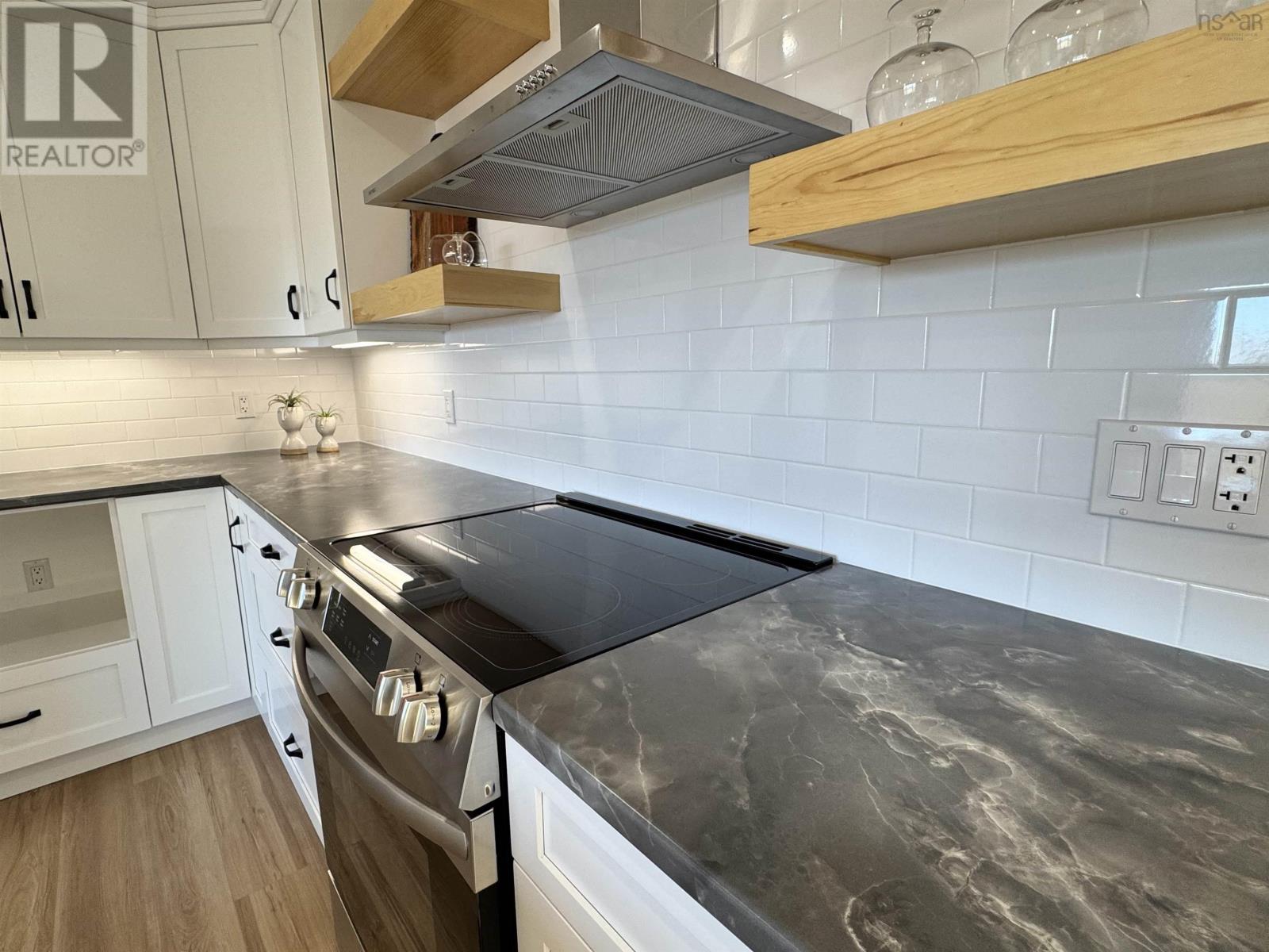 Property 11 of 45 of 51 Five Point Road