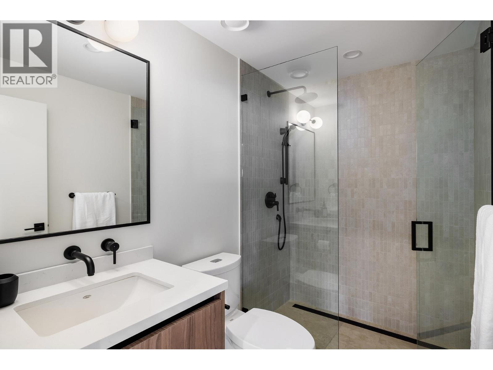 5304 Buchanan Road Unit# 201, Peachland