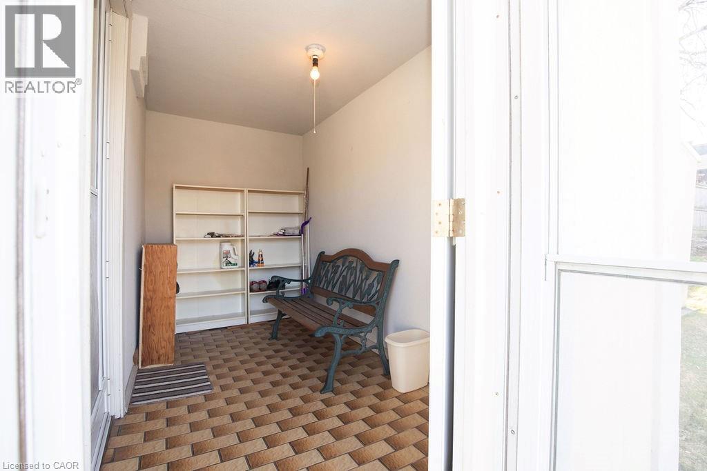 91 PEARL Street N - 10