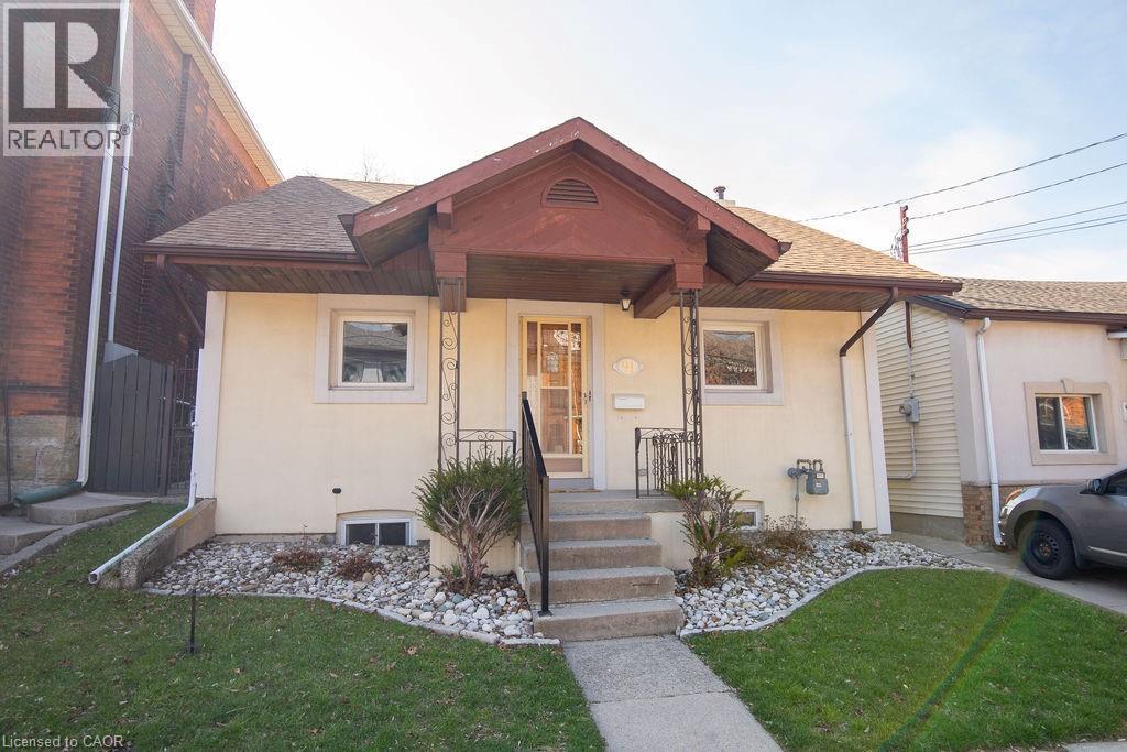 91 PEARL Street N - 1