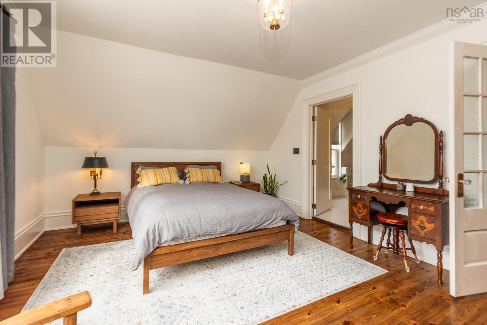 Property 22 of 36 of 34 Chester Street