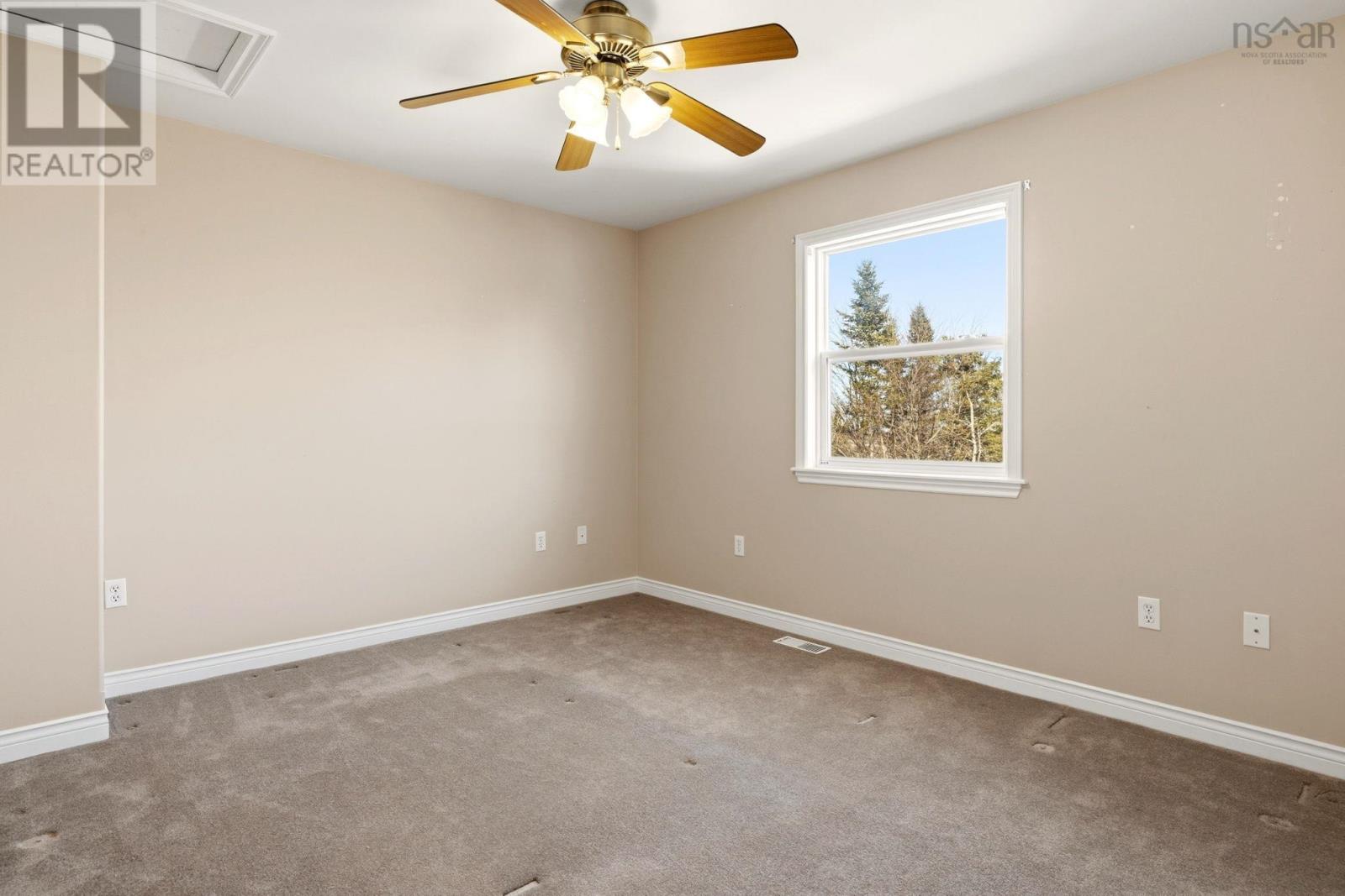 Property 20 of 49 of 90 Fieldstone Street