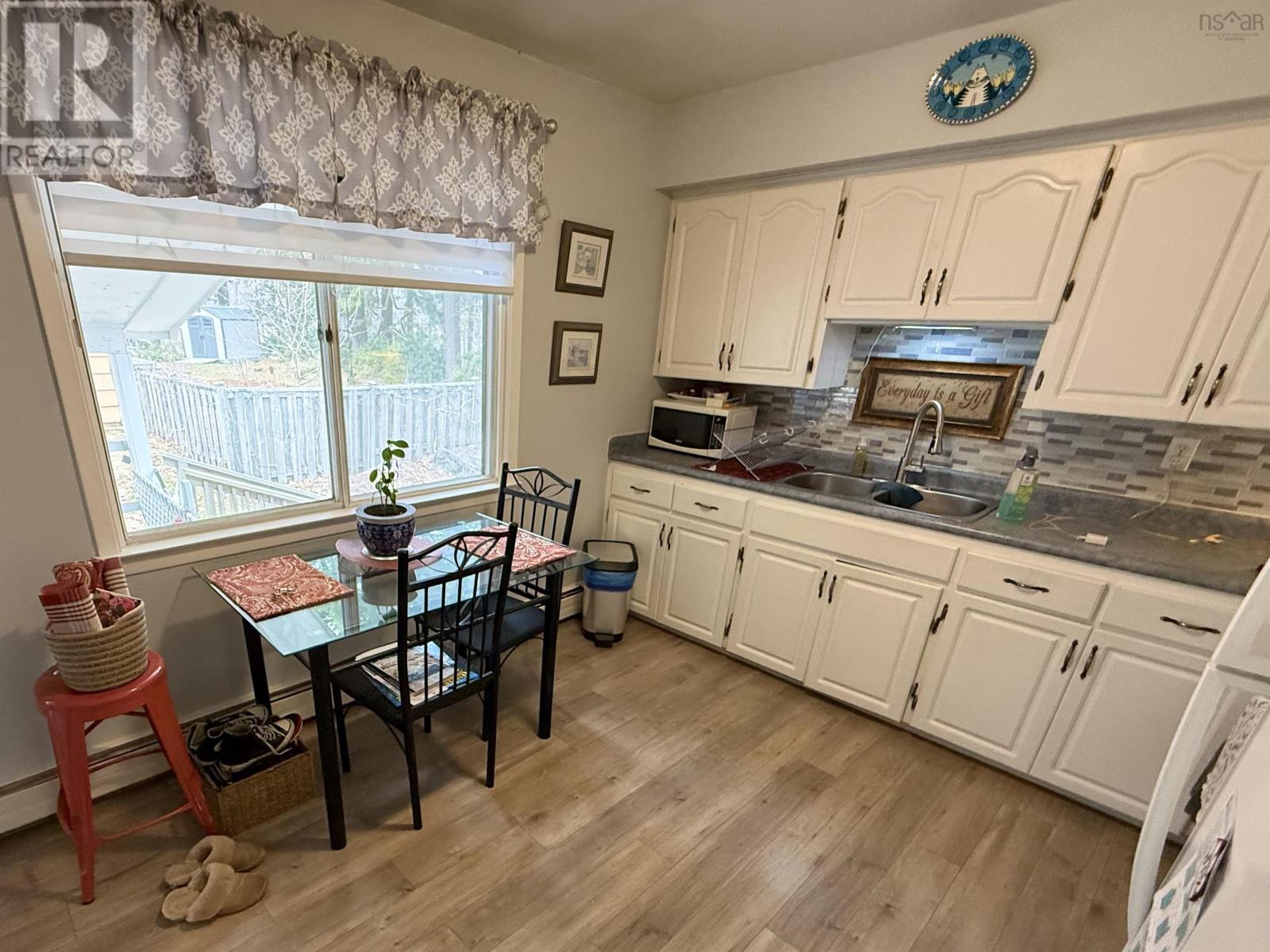 Property 8 of 19 of 18 Churchill Street