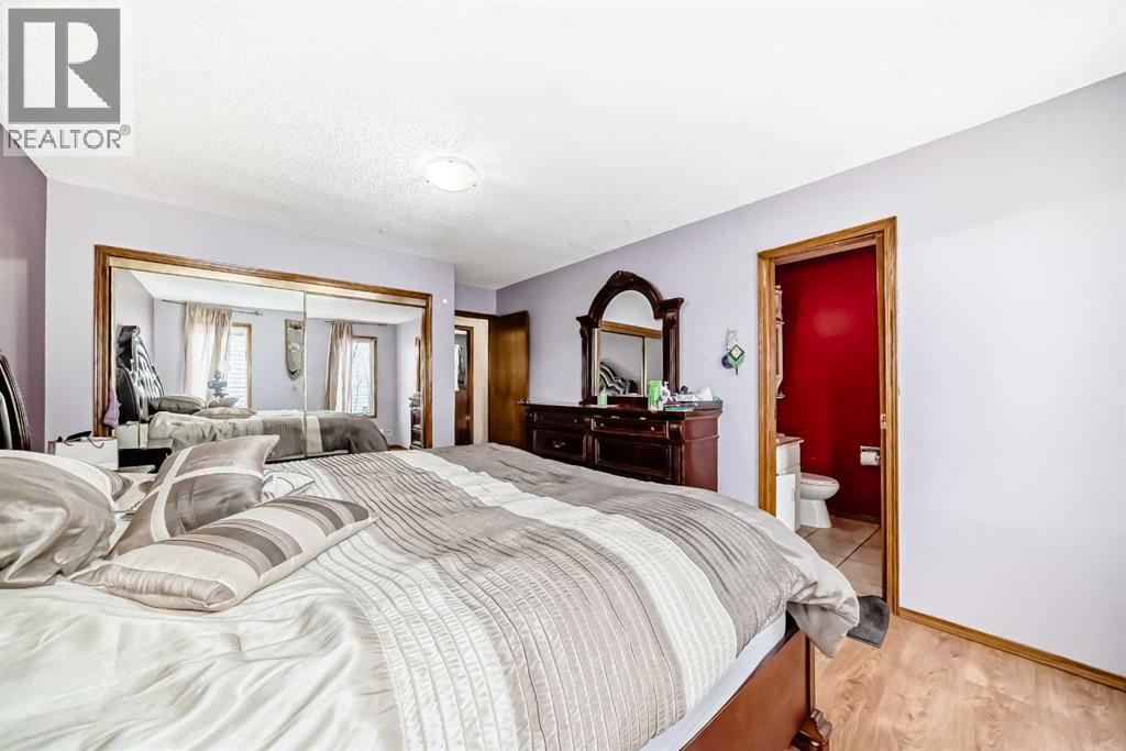 Single Family House Bungalow for Sale in  Temple Road NE Temple Calgary 