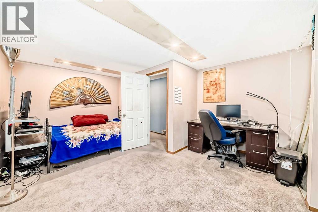 Single Family House Bungalow for Sale in  Temple Road NE Temple Calgary 