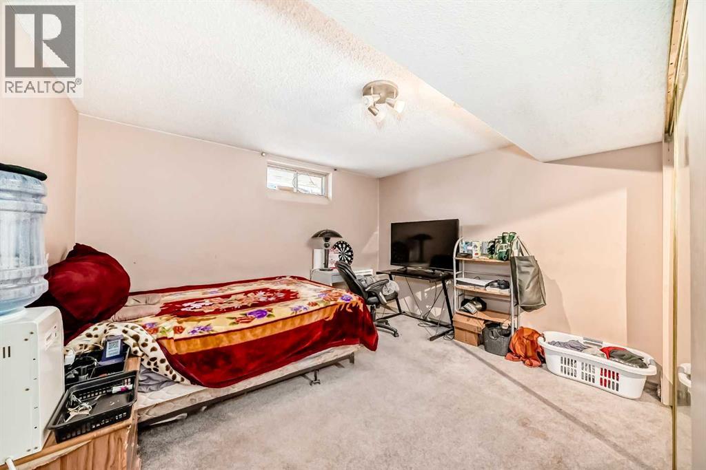 Single Family House Bungalow for Sale in  Temple Road NE Temple Calgary 