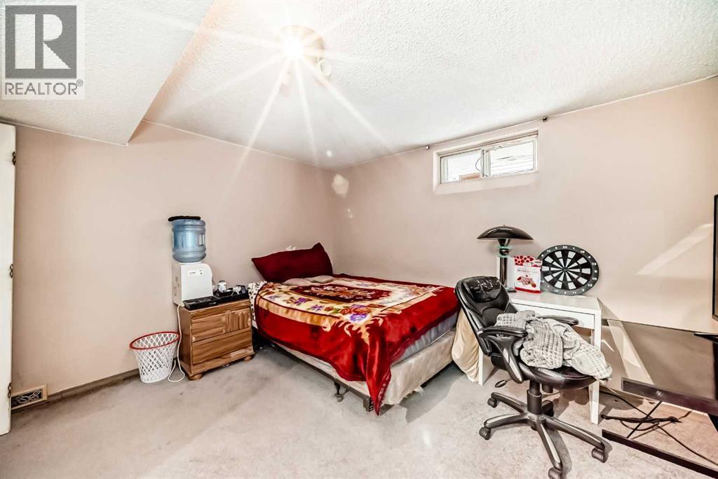 Single Family House Bungalow for Sale in  Temple Road NE Temple Calgary 