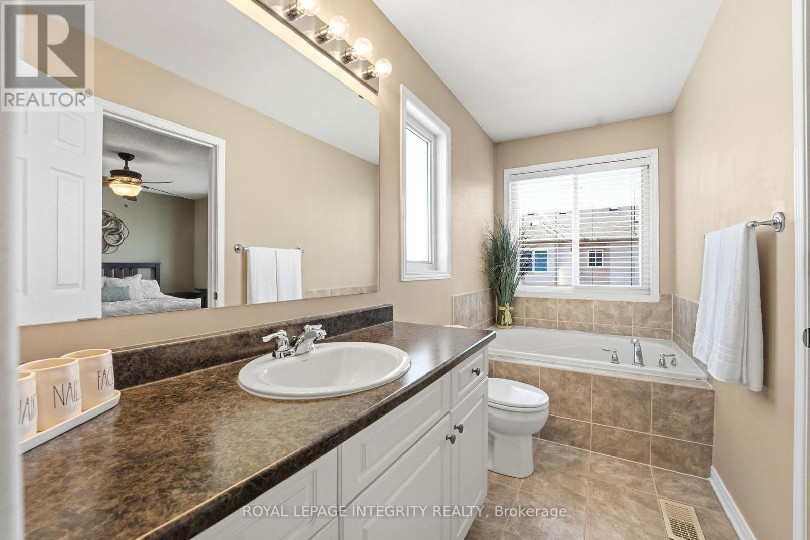 2720 GRAND CANAL STREET — photo 34