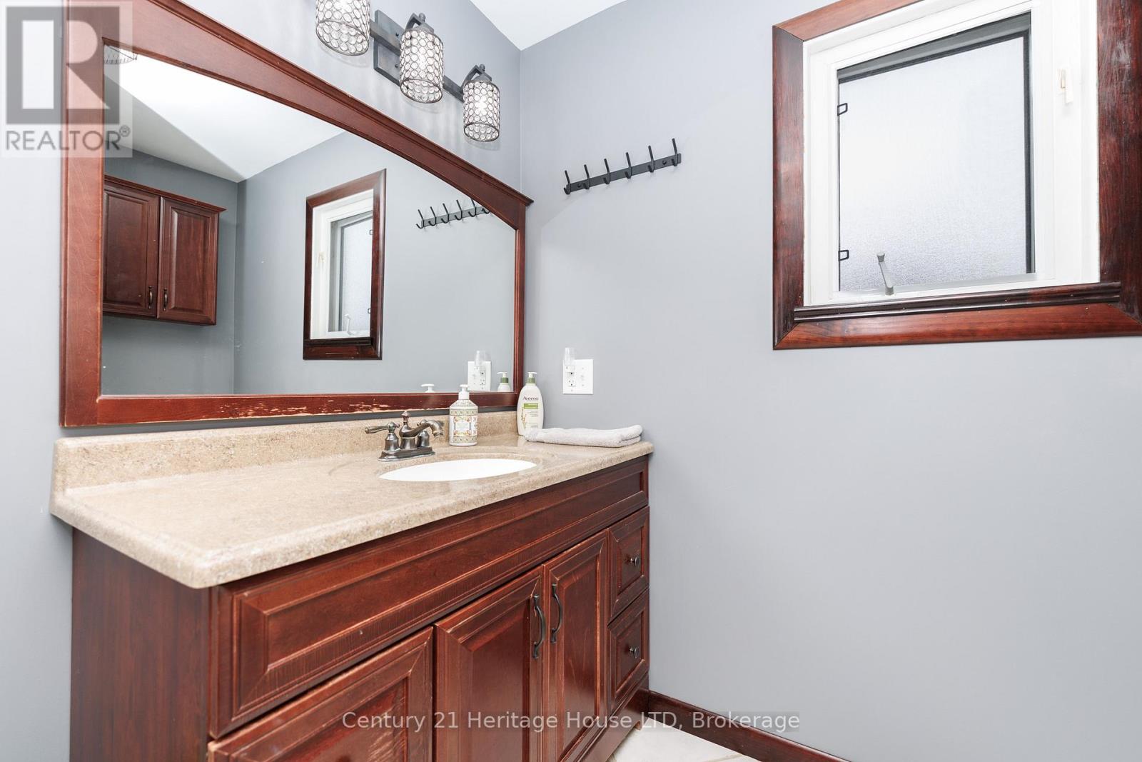 Main floor 3 pc bathroom