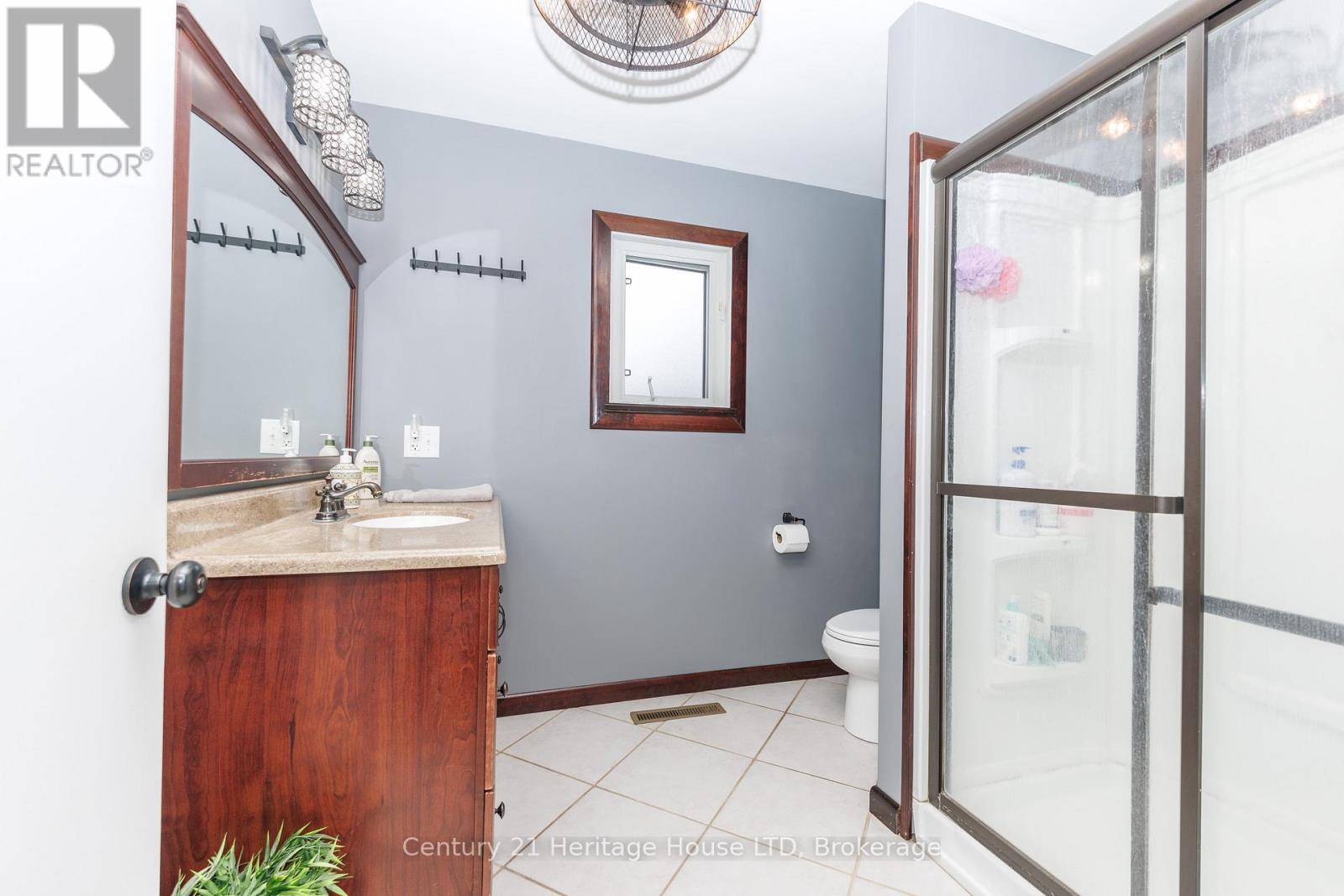 Main floor 3 pc bathroom