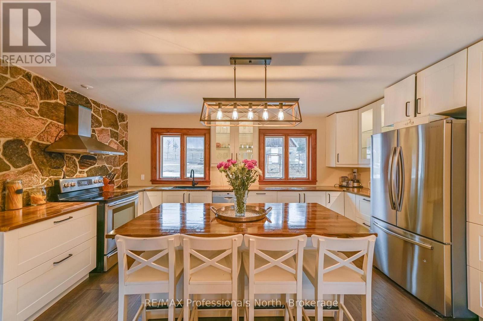 2481 NORTH SHORE ROAD - 9